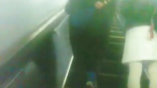 Gordibuena culona en leggings negros