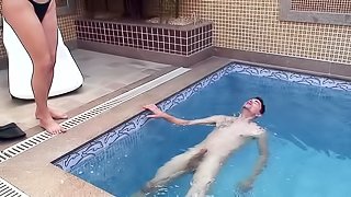 Flip fucking with a blonde tranny and her lucky lover