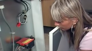 She is giving the best blowjob on line