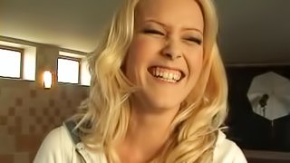 Sophie Moone and Tanja play with a black prick in hot backstage clip