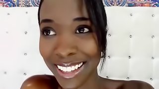 Horny Sexy Ebony Squirts On Cam