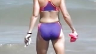 Voyeur camera shooting candid asses on Miami beach 05zs