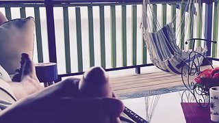 Sexy girl with a huge booty bouncing it at the beach