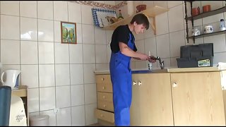 Interracial Dreier  im  Service Bereich