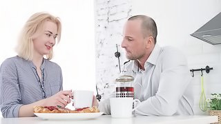 Breakfast fuck with insatiable blonde sex bomb Via Lasciva