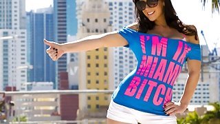 Jayden Jaymes screams very loudly...