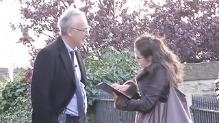 Taking her glasses of to recieve a load in her face after a fuck
