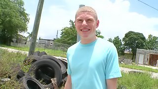 Black homo lets his blond BF fuck his butt doggy style outdoors