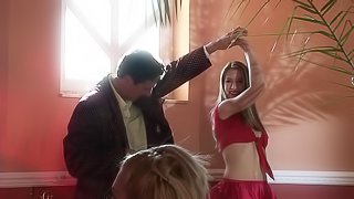 lucky dude joins four three stunning babes in sexy lingerie