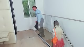 Niki Snow makes a dong hard before riding it with her cunt