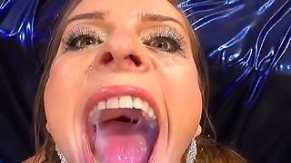 Susi swallows giant loads of tasty juice