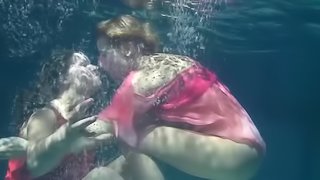 Lilia and her friend Natalia always have lesbian sessions in the pool